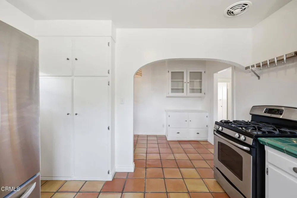 1003 E Virginia Terrace Santa Paula, CA 93060