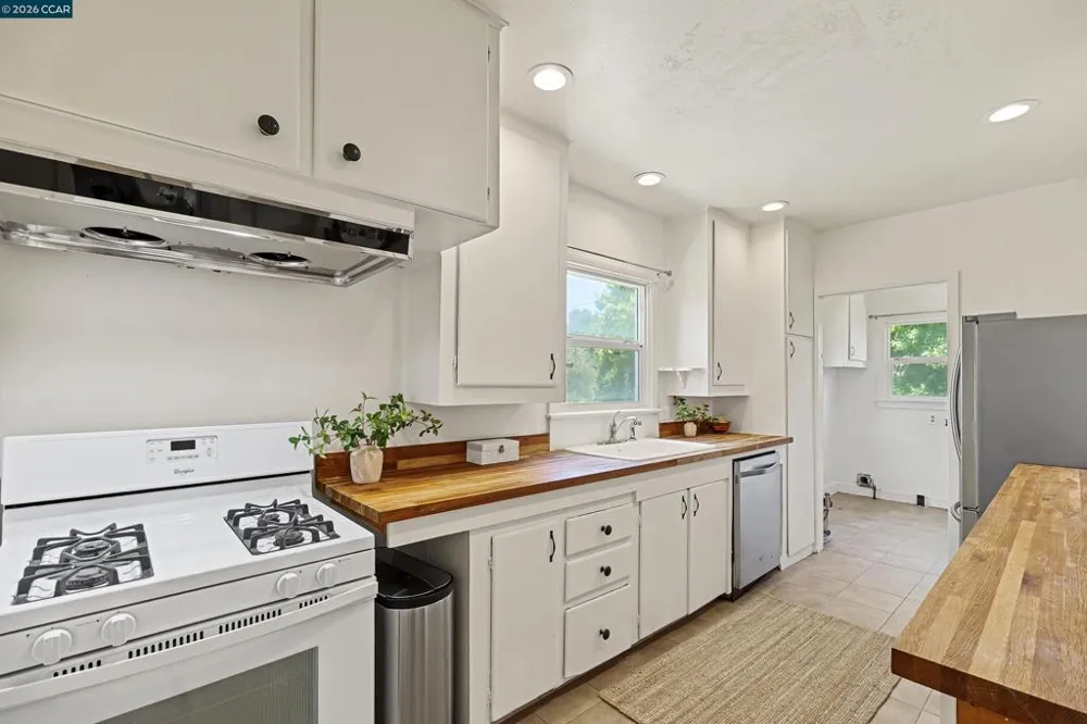 1616 2nd Ave Walnut Creek, CA 94597