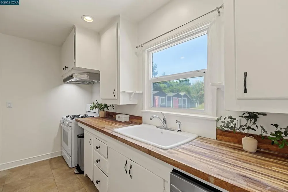 1616 2nd Ave Walnut Creek, CA 94597