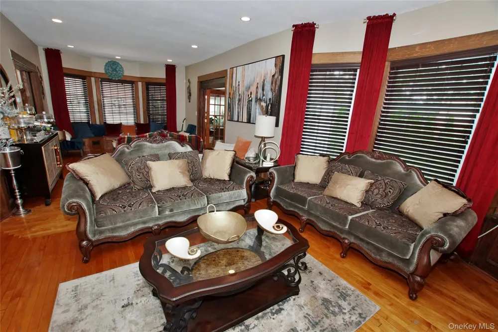 278 S Long Beach Avenue Freeport, NY 11520