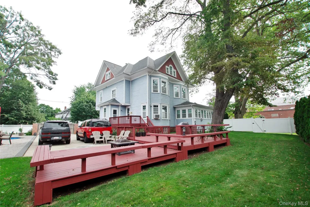 278 S Long Beach Avenue Freeport, NY 11520