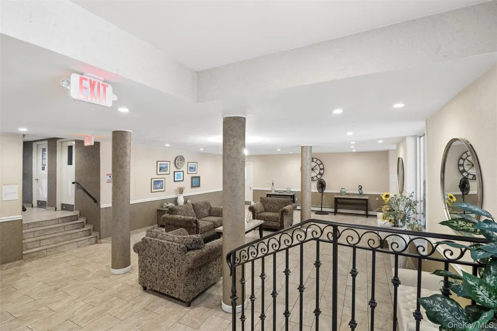 101 Clinton Avenue #3H Mineola, NY 11501