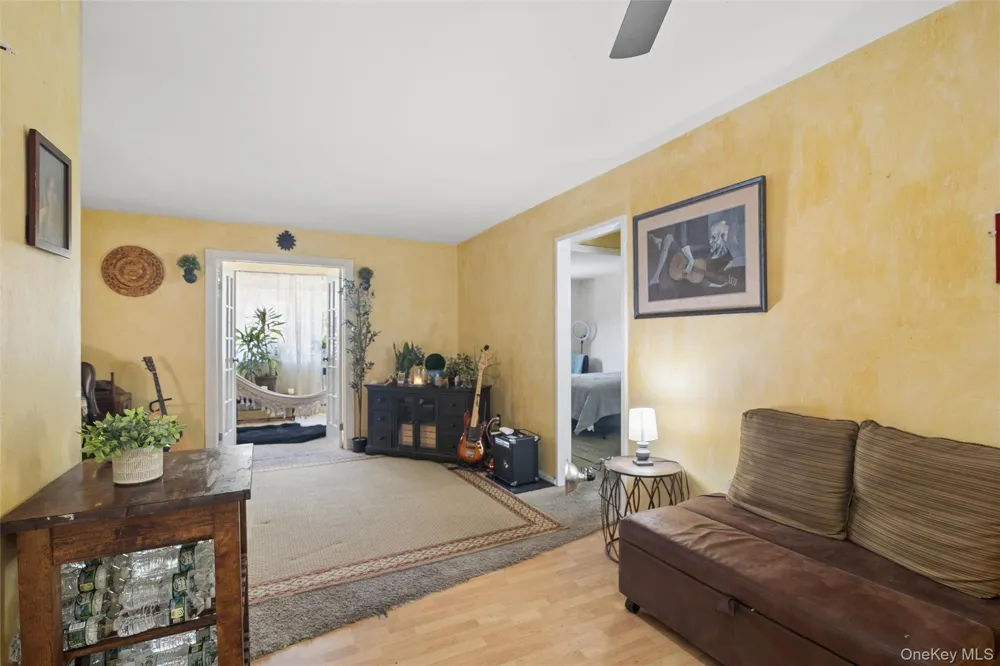 101 Clinton Avenue #3H Mineola, NY 11501