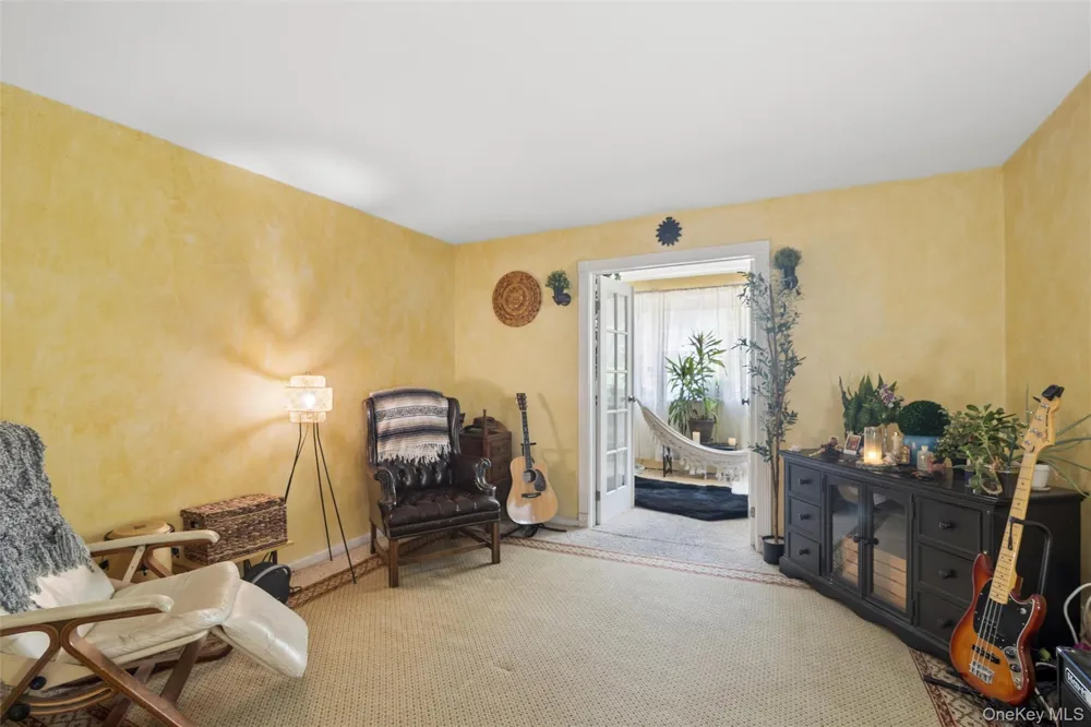 101 Clinton Avenue #3H Mineola, NY 11501