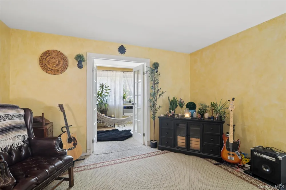 101 Clinton Avenue #3H Mineola, NY 11501