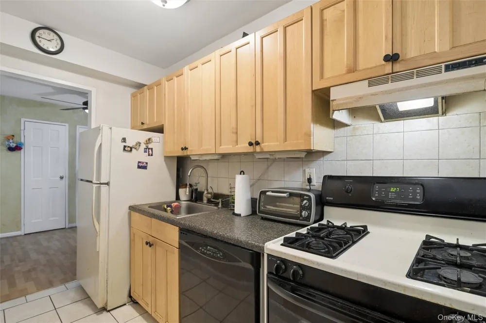 101 Clinton Avenue #3H Mineola, NY 11501