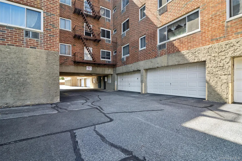 101 Clinton Avenue #3H Mineola, NY 11501