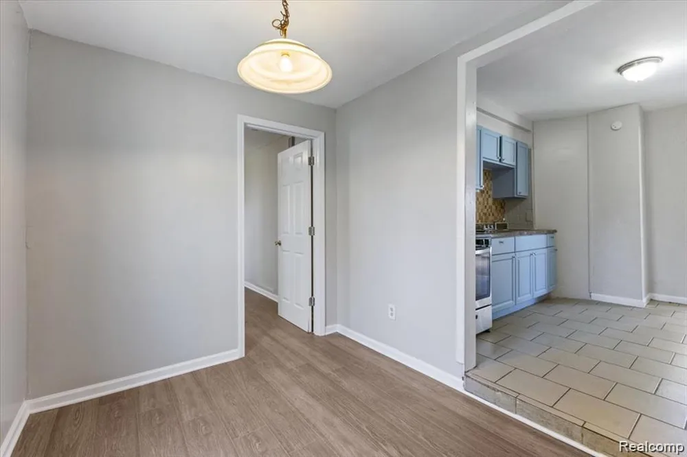 26076 Colgate Street Wayne City, MI 48141