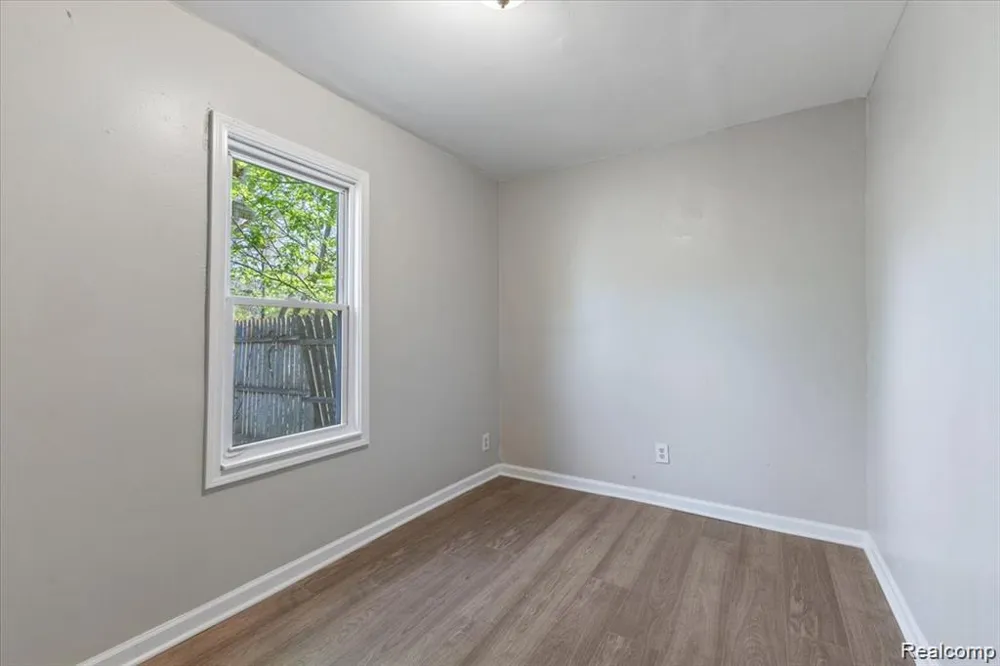 26076 Colgate Street Wayne City, MI 48141