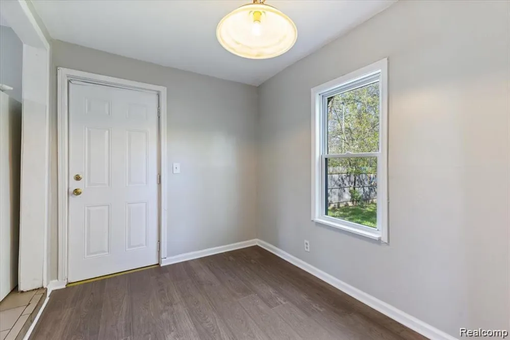 26076 Colgate Street Wayne City, MI 48141
