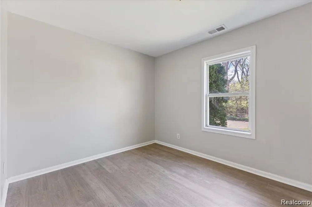 26076 Colgate Street Wayne City, MI 48141