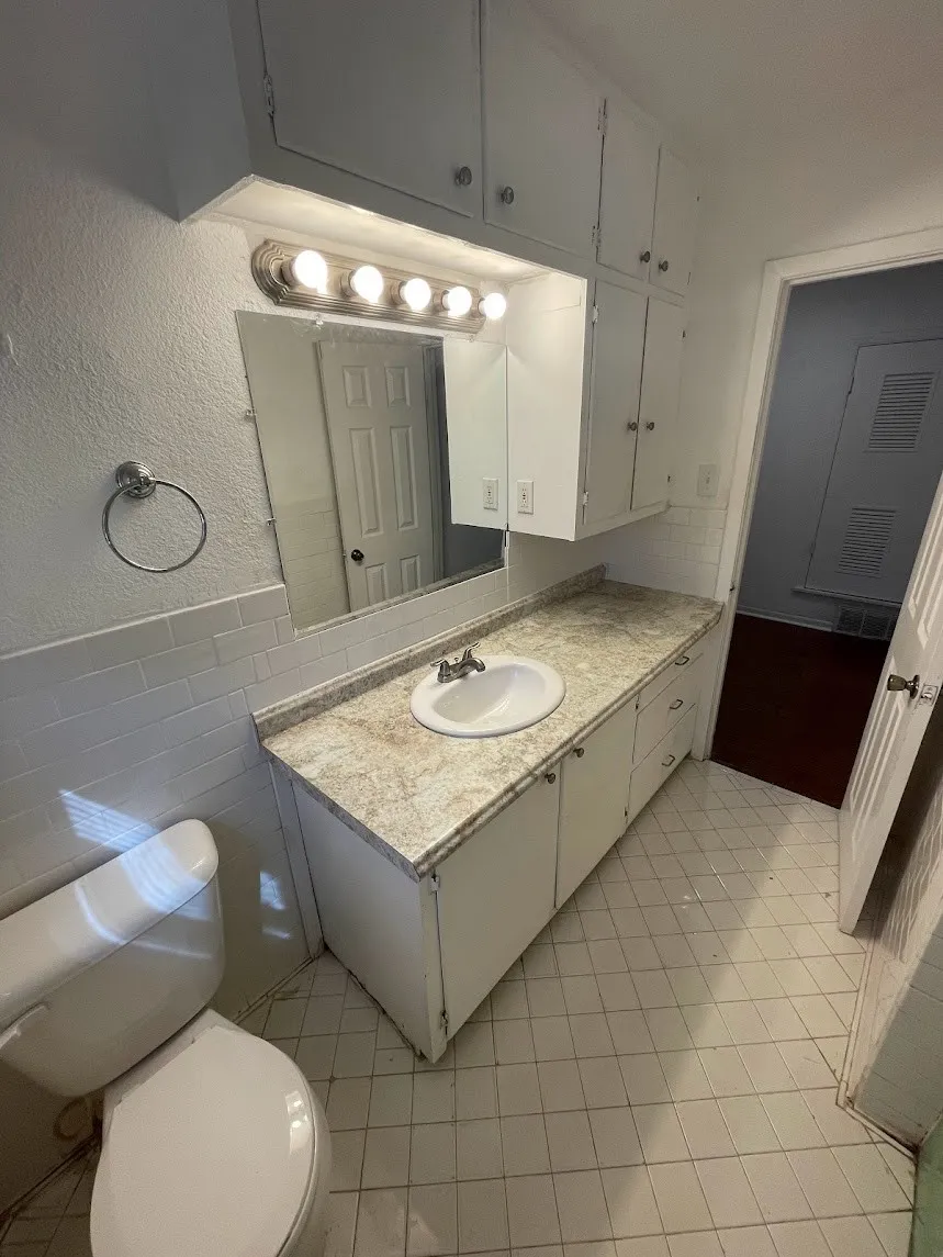 1227 Park Center Street Benbrook, TX 76126