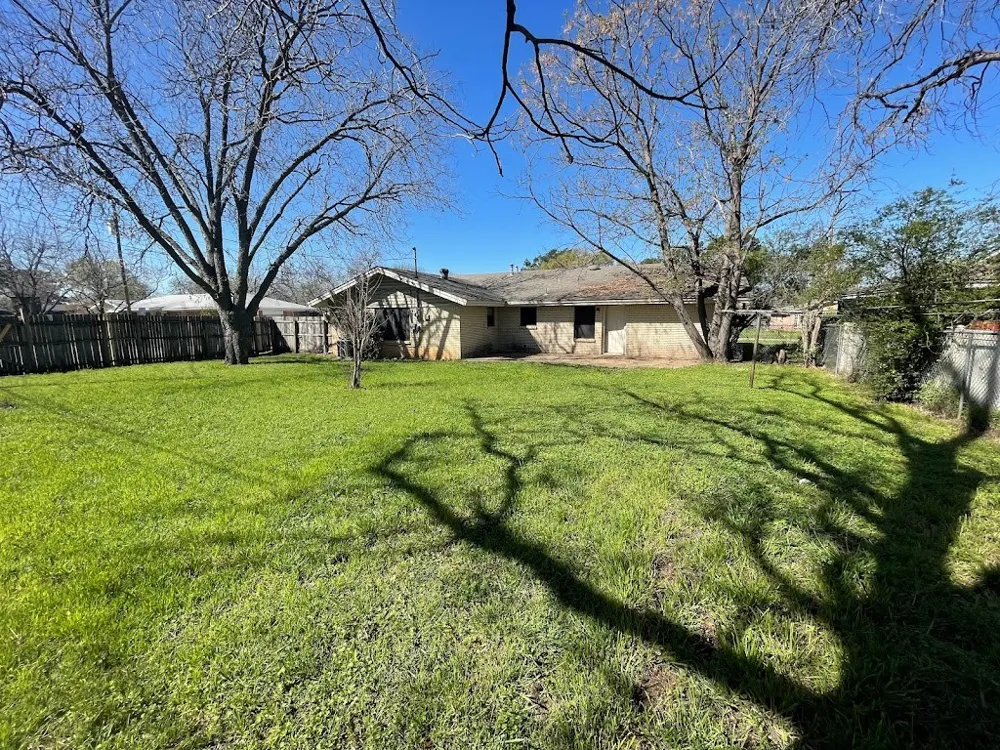 1227 Park Center Street Benbrook, TX 76126