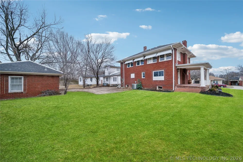 1715 Grandview Avenue Pawhuska, OK 74056
