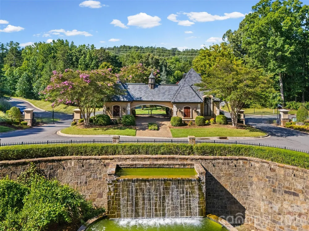 2117 Wood Clough Court #341 Belmont, NC 28012