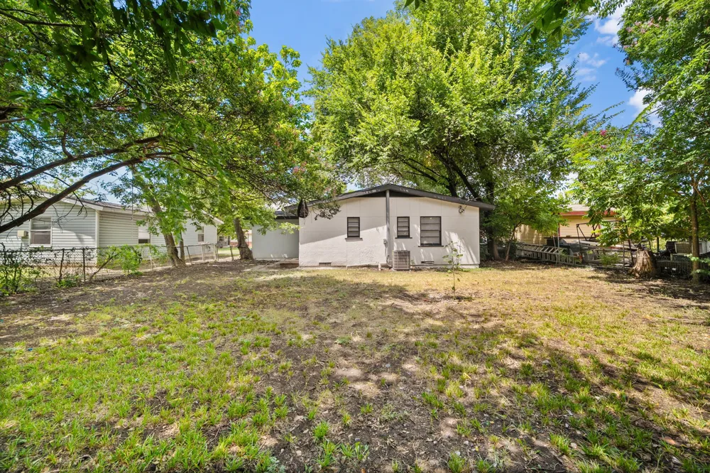 402 E Linda Drive Garland, TX 75041