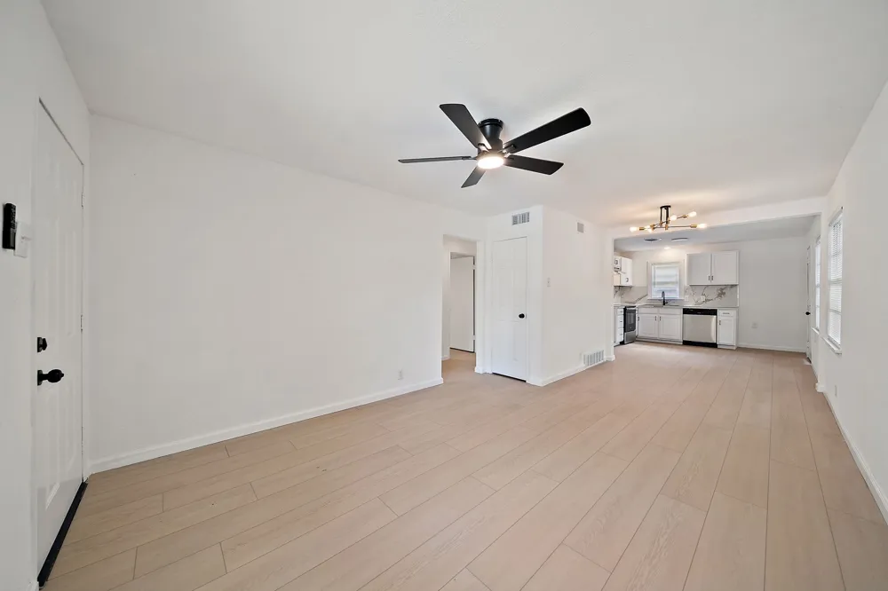 402 E Linda Drive Garland, TX 75041