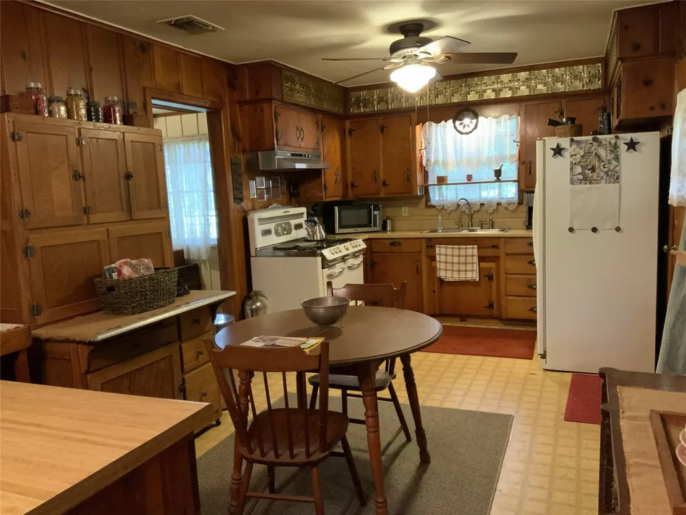 16926 County Road 4336 Larue, TX 75770