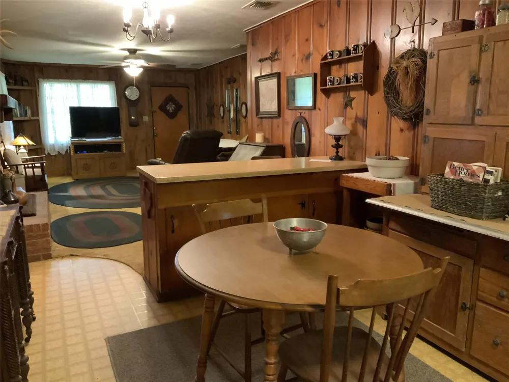 16926 County Road 4336 Larue, TX 75770