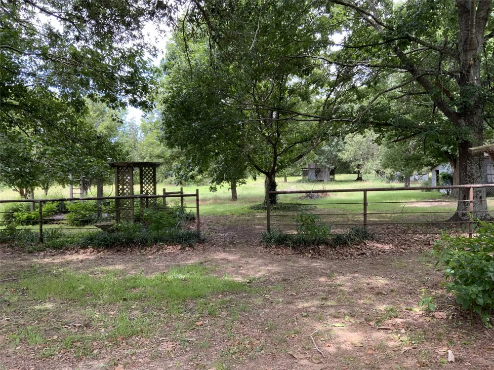 16926 County Road 4336 Larue, TX 75770