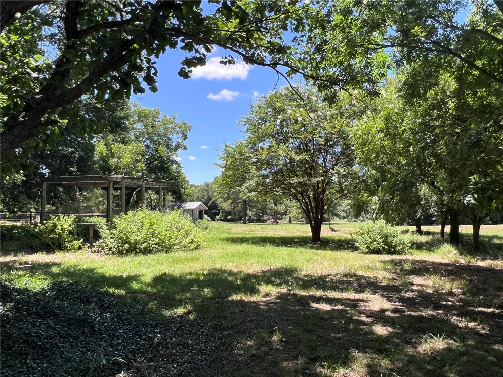 16926 County Road 4336 Larue, TX 75770