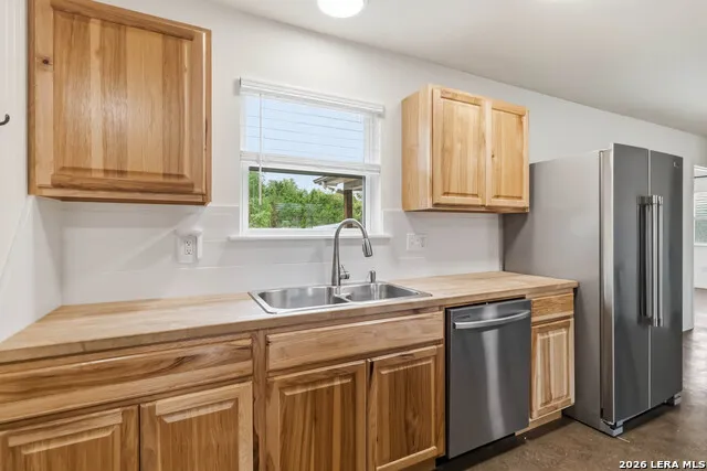 1060 POPLAR CT Fischer, TX 78623