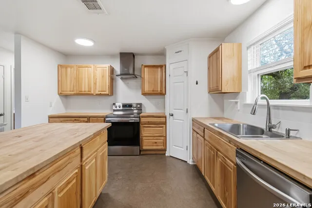 1060 POPLAR CT Fischer, TX 78623
