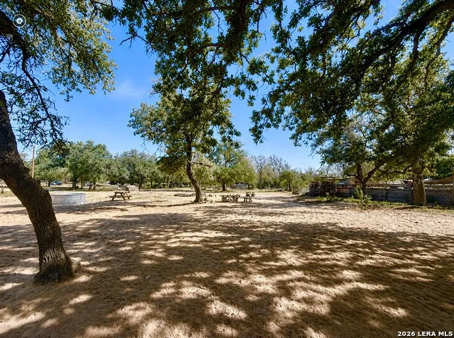 366 Ranch Rd Somerset, TX 78069