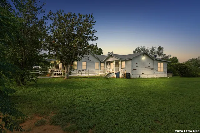 14011 Wisdom Rd Atascosa, TX 78002
