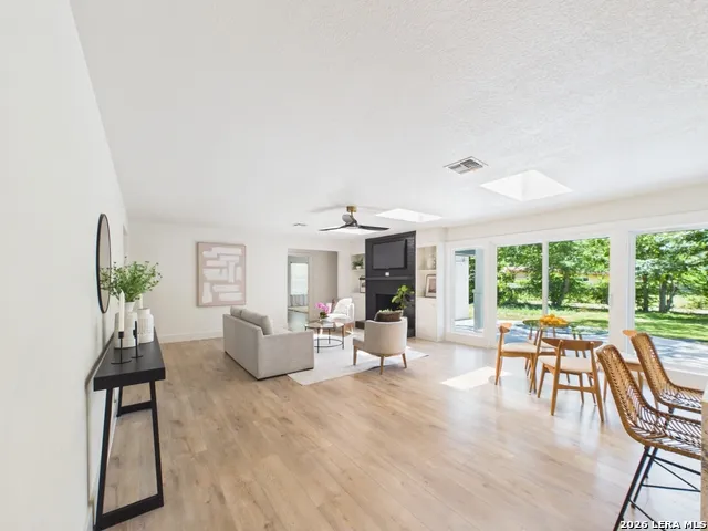226 Gardenview Castle Hills, TX 78213