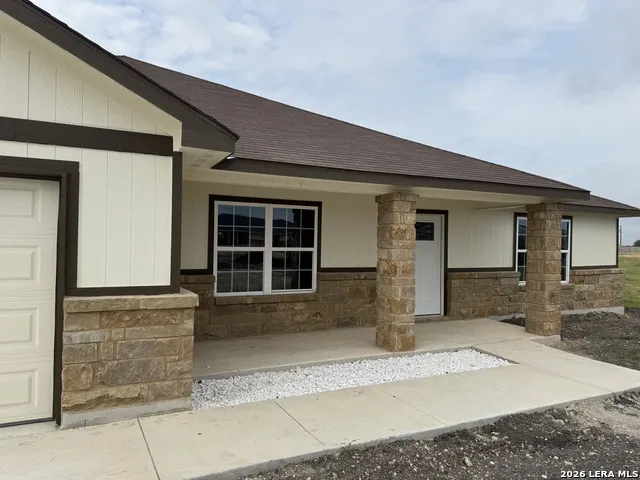 472 County Rd. 679 Natalia, TX 78059