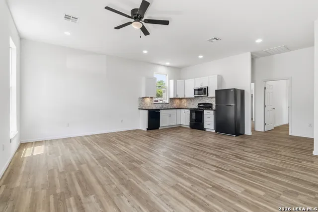 1130 Hidden Fawn Unit 3 Canyon Lake, TX 78133