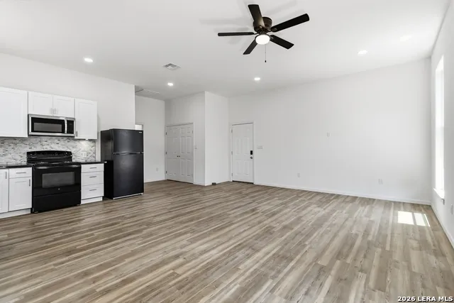 1130 Hidden Fawn Unit 3 Canyon Lake, TX 78133