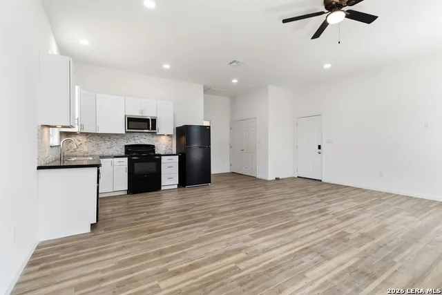 1130 Hidden Fawn Unit 3 Canyon Lake, TX 78133