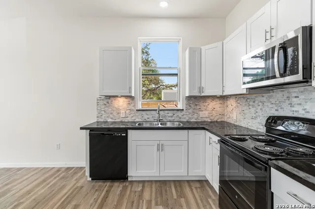 1130 Hidden Fawn Unit 3 Canyon Lake, TX 78133