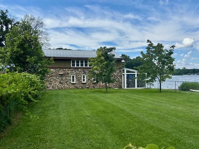 20214 Detente Road White Pigeon Township, MI 49099