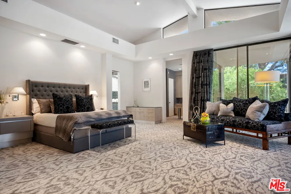 6 Rocky Lane Rancho Mirage, CA 92270