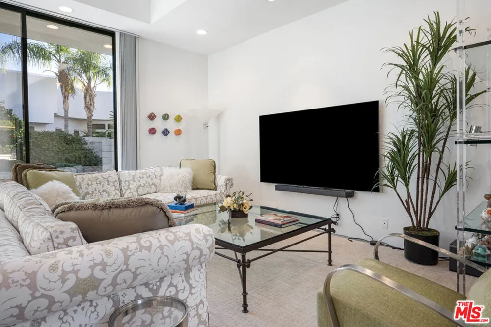 6 Rocky Lane Rancho Mirage, CA 92270