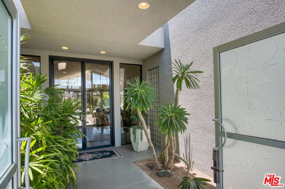 6 Rocky Lane Rancho Mirage, CA 92270