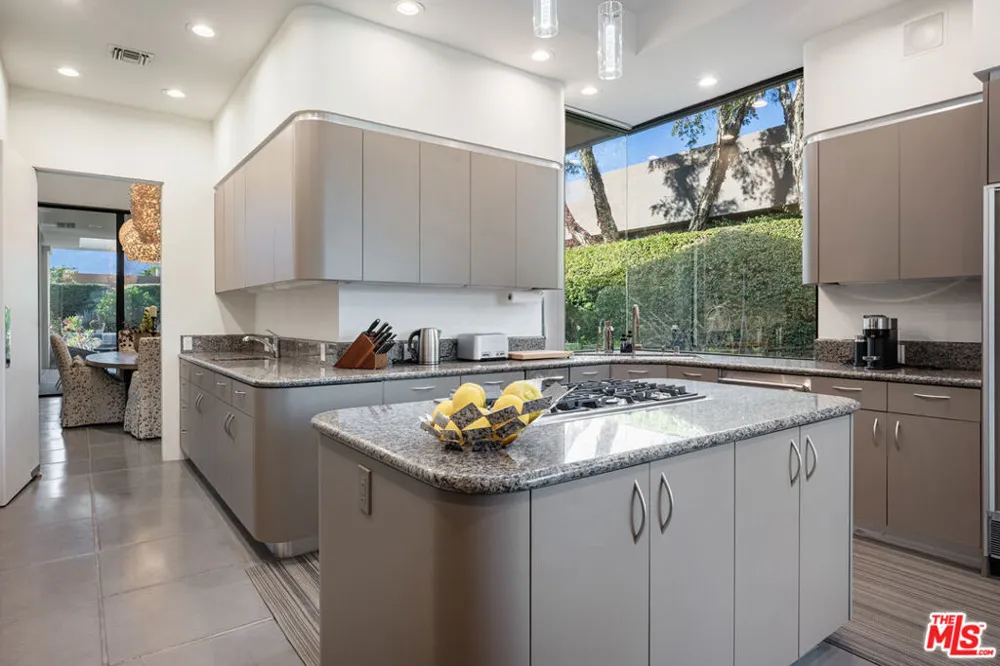 6 Rocky Lane Rancho Mirage, CA 92270