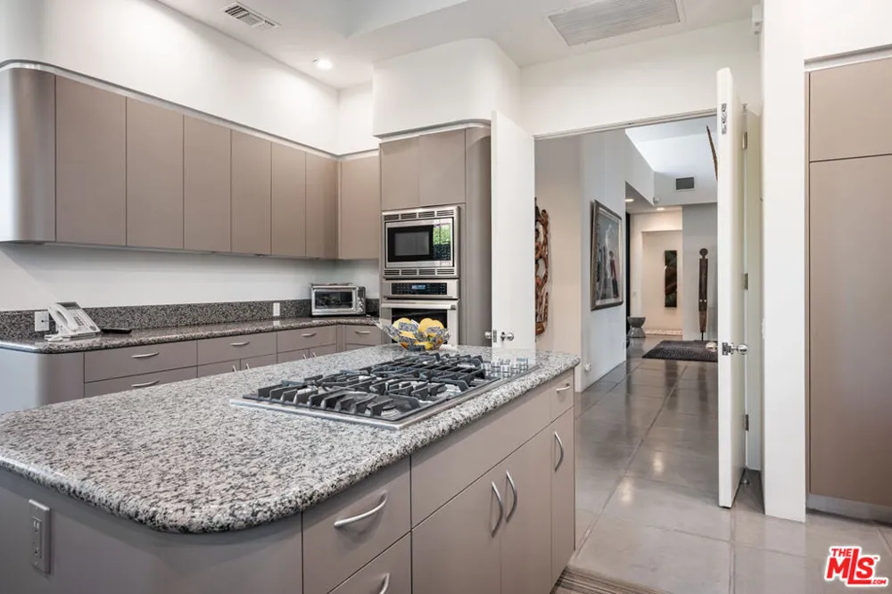 6 Rocky Lane Rancho Mirage, CA 92270