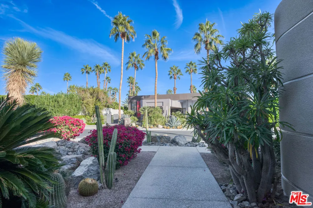6 Rocky Lane Rancho Mirage, CA 92270