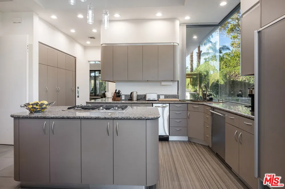 6 Rocky Lane Rancho Mirage, CA 92270