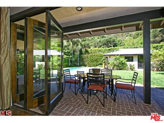 2001 COLDWATER CANYON DRIVE Beverly Hills, CA 90210