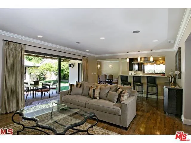 2001 COLDWATER CANYON DRIVE Beverly Hills, CA 90210