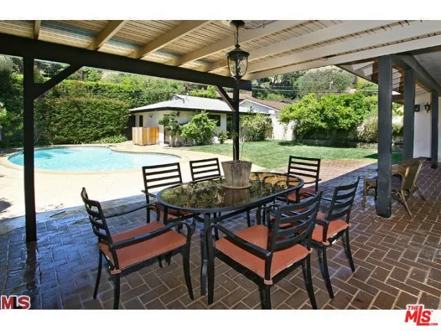 2001 COLDWATER CANYON DRIVE Beverly Hills, CA 90210