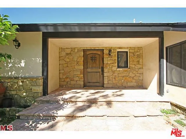 2001 COLDWATER CANYON DRIVE Beverly Hills, CA 90210