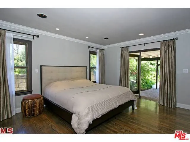 2001 COLDWATER CANYON DRIVE Beverly Hills, CA 90210