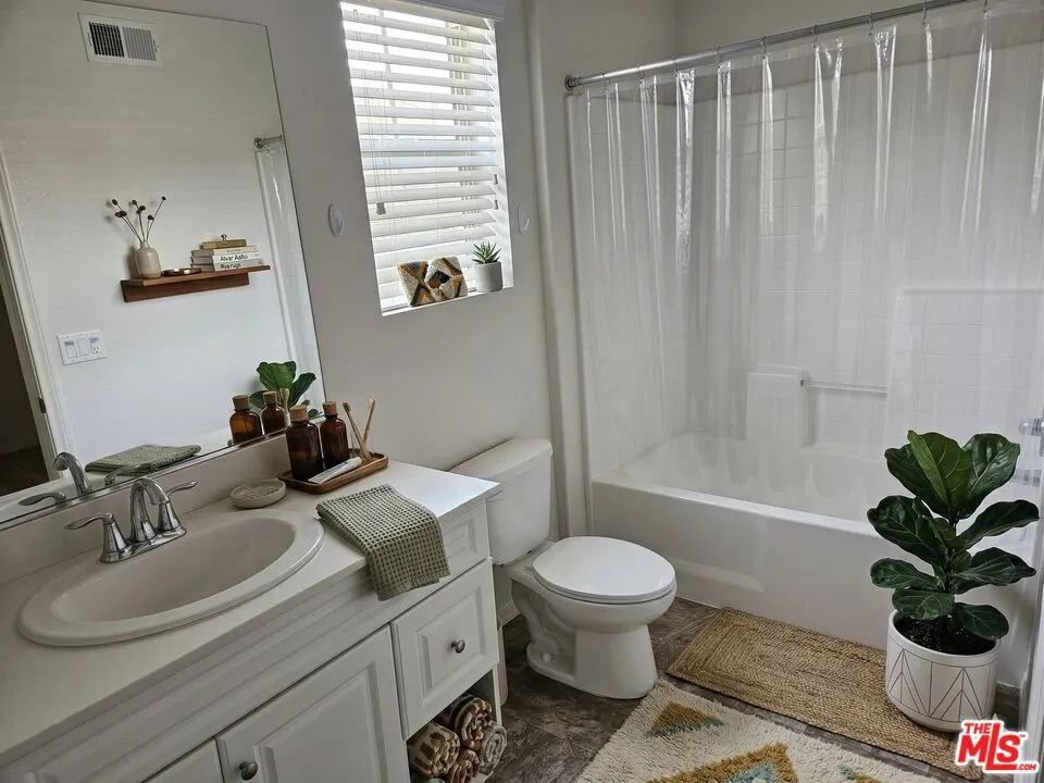 7256 Cherry Lane Van Nuys, CA 91405