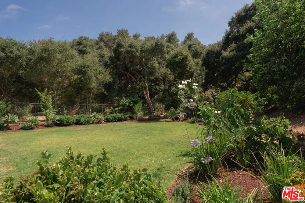1102 Plaza Del Monte Santa Barbara, CA 93101